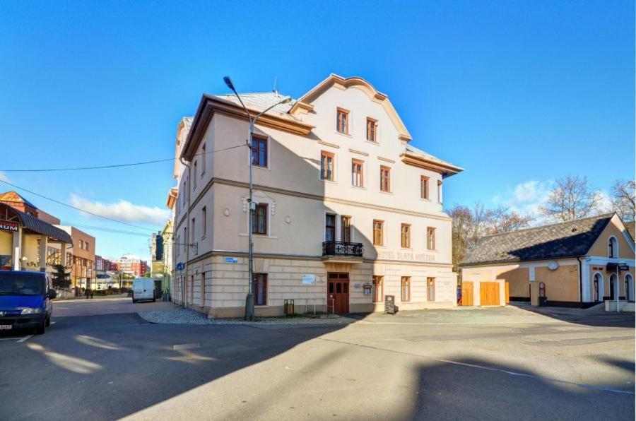 Hotel Hvezda Bruntal Exterior photo